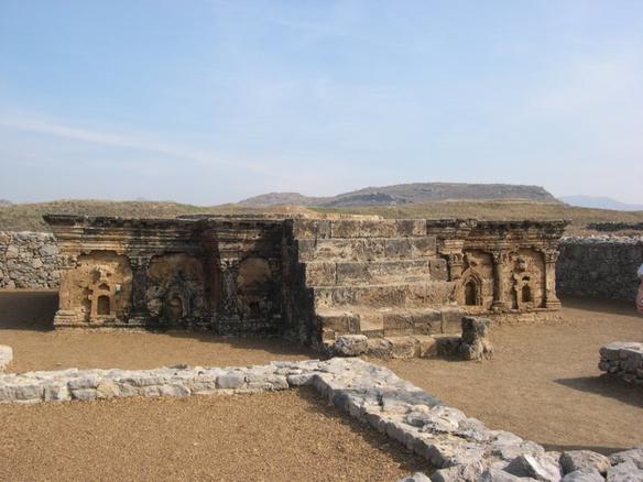 Файл:Takshashila ancient ruins2.jpg