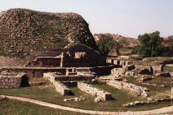 Файл:Takshashila ancient ruins.jpg