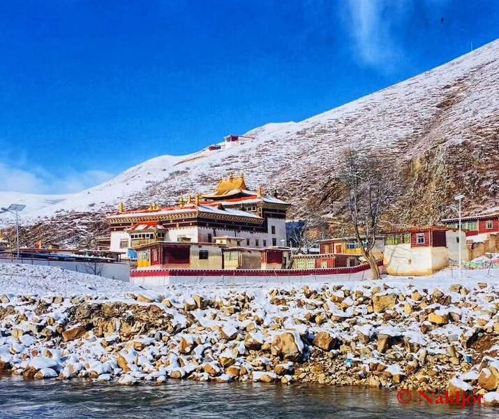 Файл:DzirarMonastery.jpg