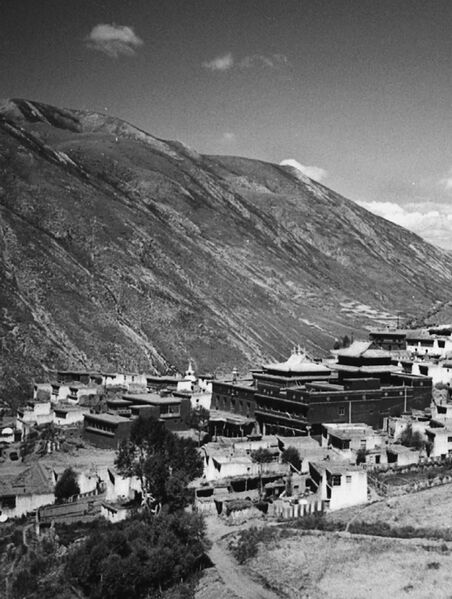 Файл:MonasteryTrangu.jpg