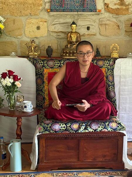 Файл:KhansarRinpoche.jpg