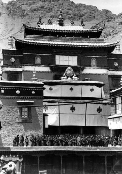 Файл:Tashilunpo.jpg