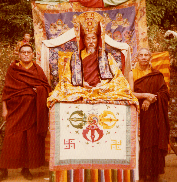 Файл:TukseRinpoche.gif