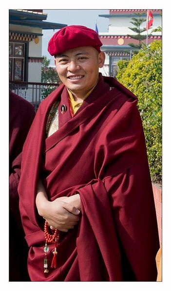 Файл:2TukseRinpoche.jpg