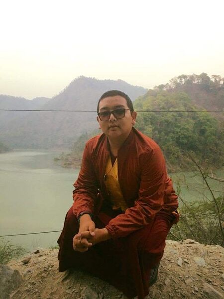 Файл:4JamgonKongtrul.jpg