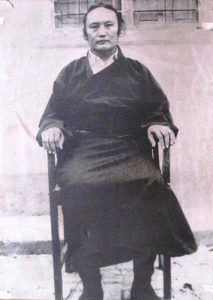 Файл:02DegyalRinpoche.jpg