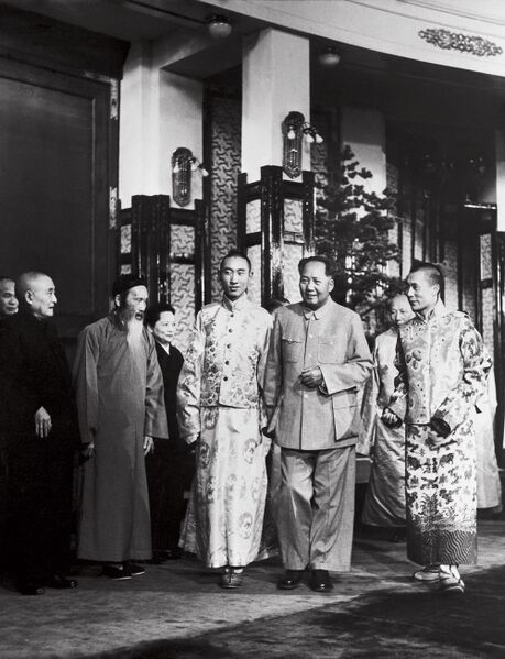 Файл:Dalai-lama1954.jpg